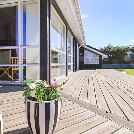 Modern Retreat - By Traum 別荘 *