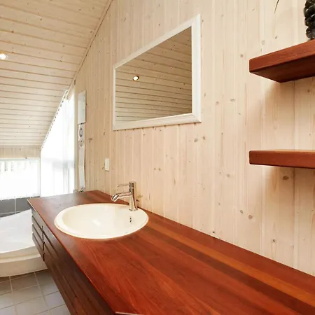 別荘 Modern Retreat - By Traum