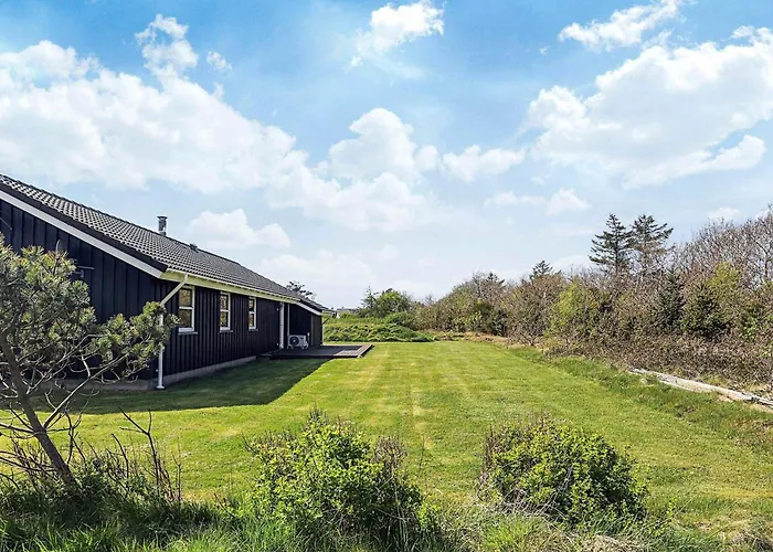 別荘 Modern Retreat - By Traum *