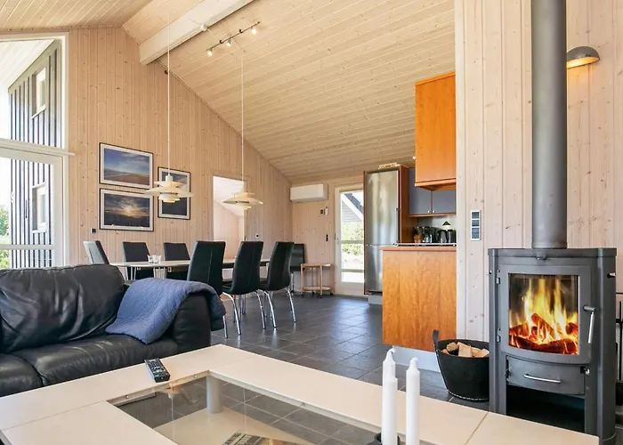 別荘 Modern Retreat - By Traum